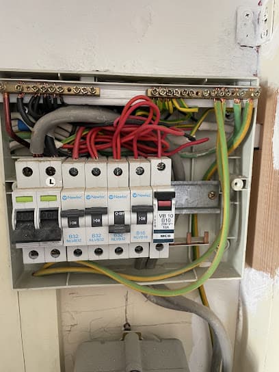 24/7 EMERGENCY ELECTRICIAN LONDON LTD public business photo